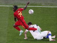 FB体育赛事-关于争夺激烈！球员拼尽全力拼抢每个球的信息