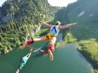 FB体育下载-迪马利亚刷新纪录之夜，爱尔兰踏平勒沃库森书写历史