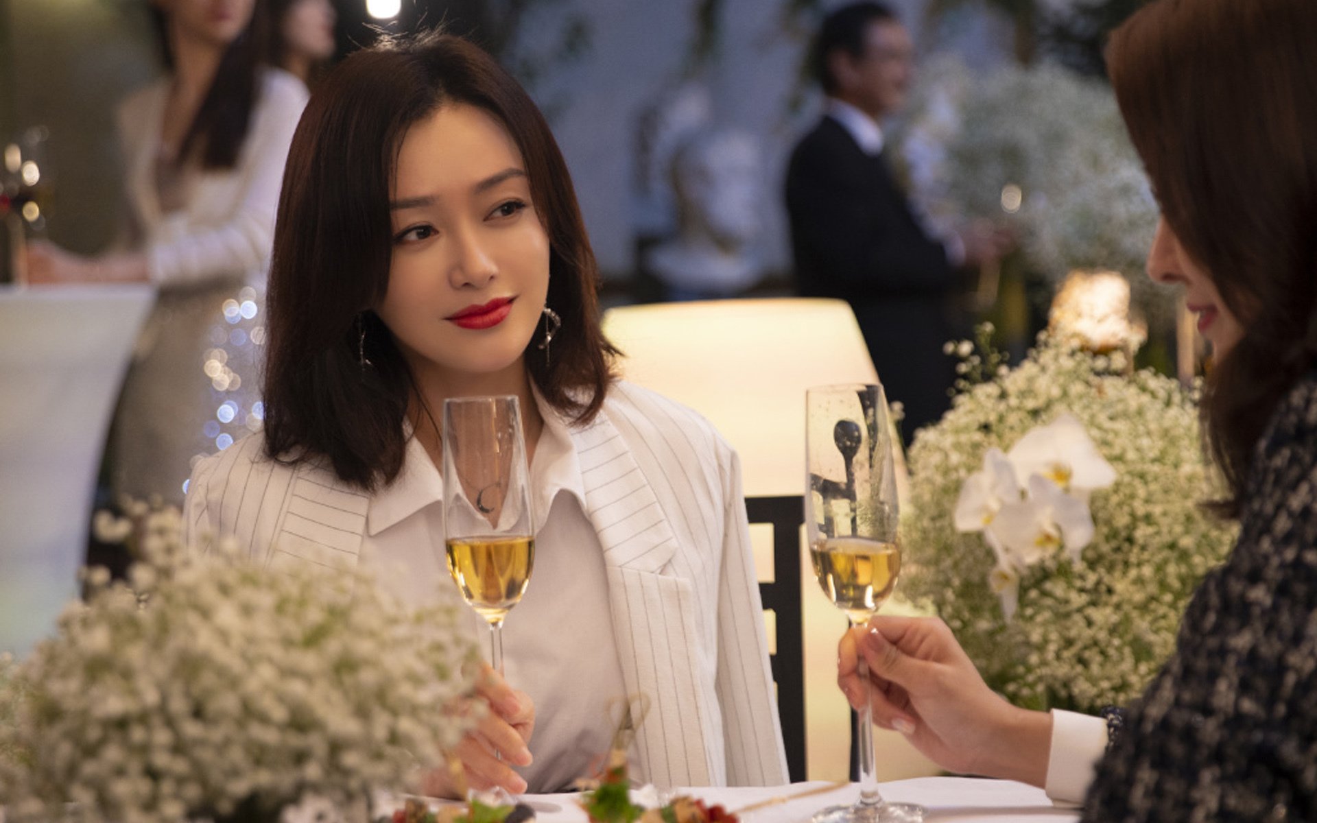 当大帝评分拉满之夜，灰熊压哨绝杀深圳，体育的戏剧性如何跨越山海