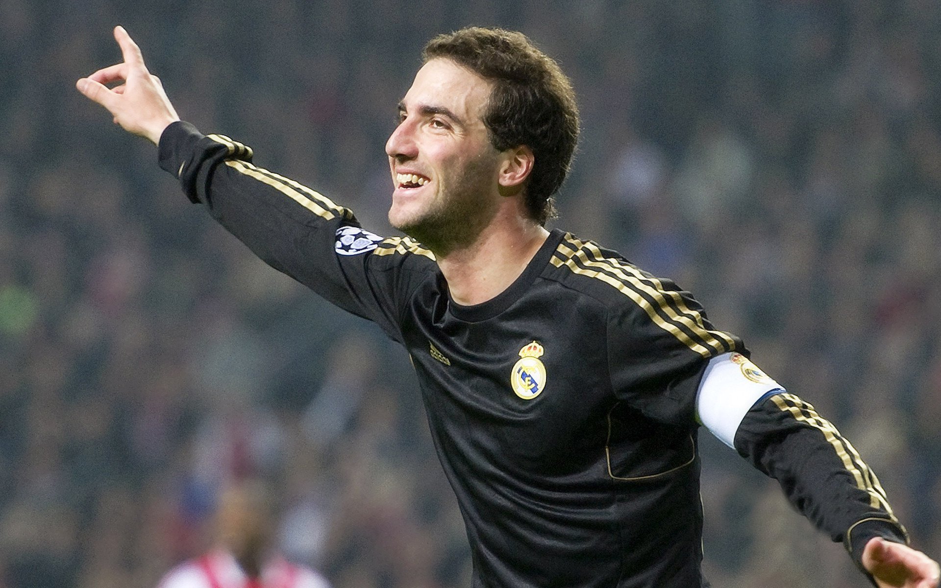 迪马利亚冠军级表现闪耀突尼斯,巴萨爆冷背后的战术启示